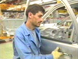 TRABAJADOR AUTOMOVIL 03